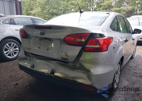 2016 Ford Focus S из США, поврежденный, VIN 1FADP3E27GL207573